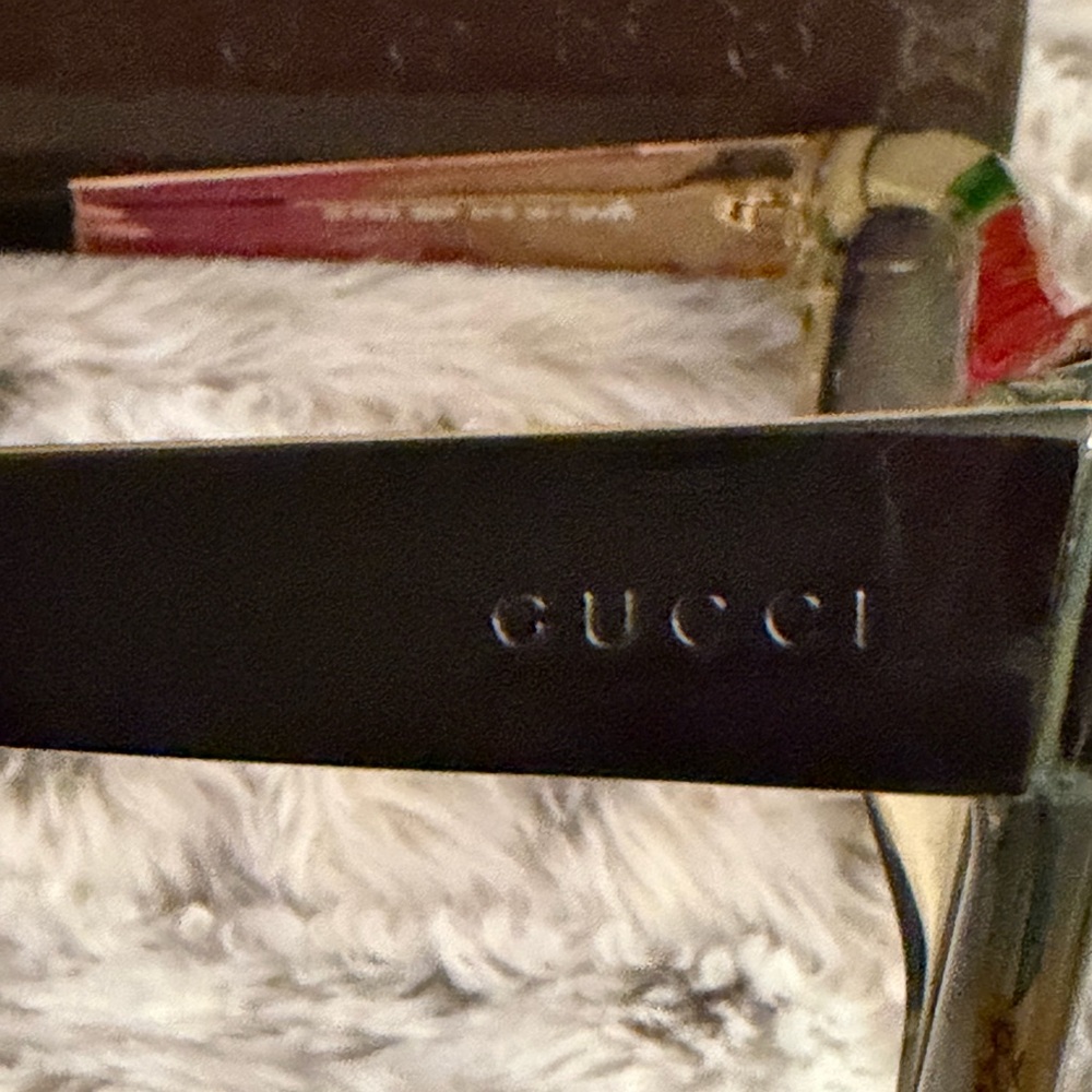 Gucci Black and Floral Cateye Sunglasses - Picture 6 of 13